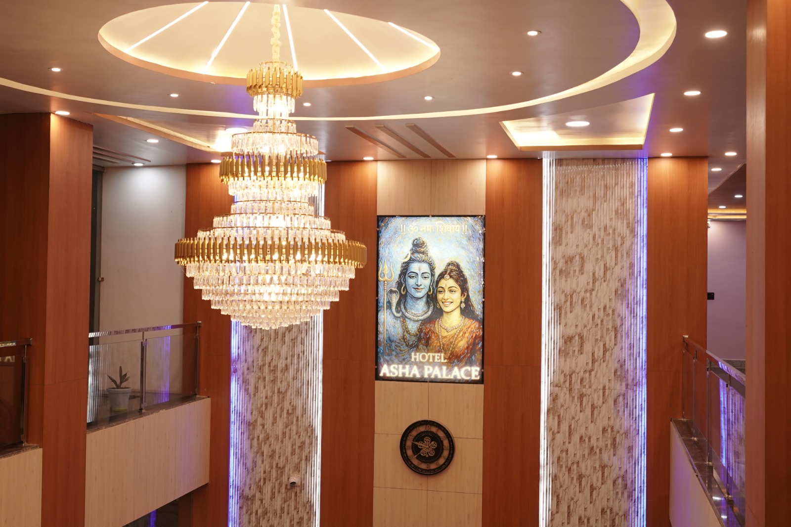 Feature wall in the Asha Palace lobby, Deoghar
